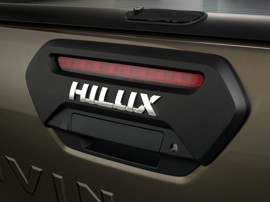  Toyota Hilux Invincible Double Cab 2020 года  (WW) (фото 13 из 33)